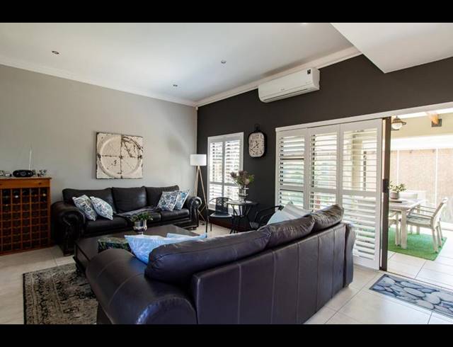 2 BEDROOM TOWNHOUSE FOR SALE IN RETIRE AT MIDSTREAM